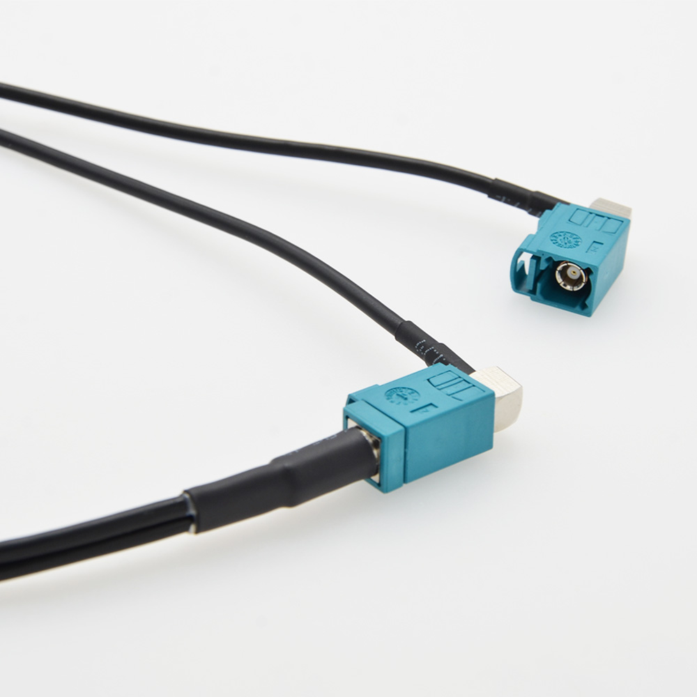 Автомобильный Разветвитель GPS – обзор и цена Audio Splitter Y